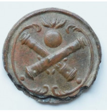 button of artillery officer