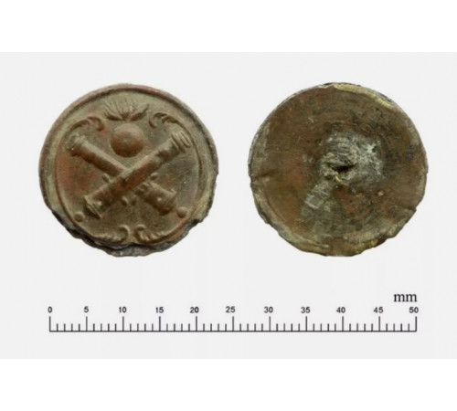 button of artillery officer